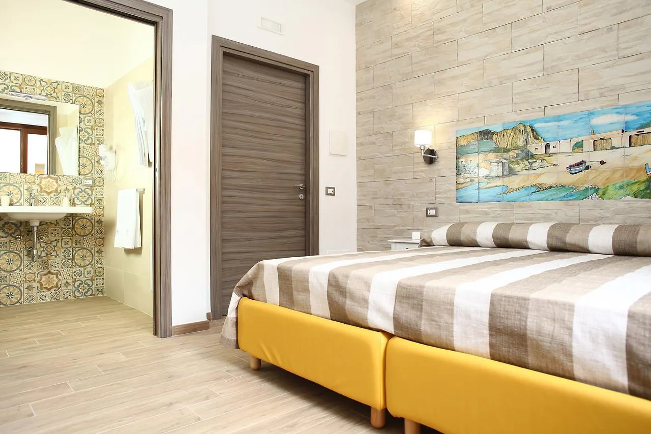 Ninni E Fede San Vito Lo Capo 0*,